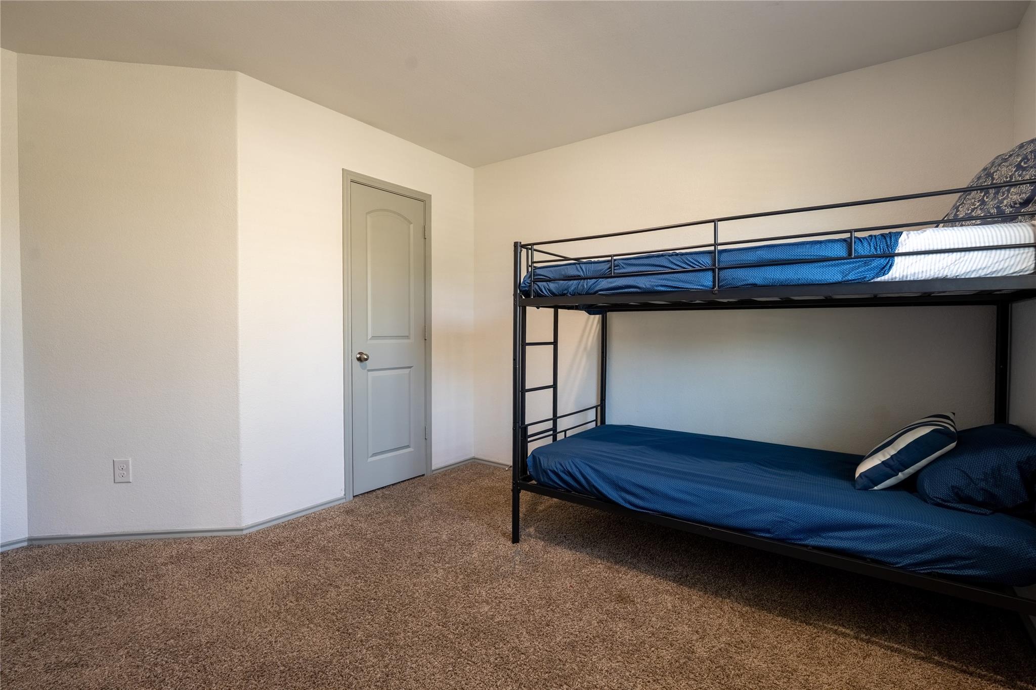 Residential Lease in Spring 5