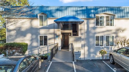 unit-a11-924 Shorewood Dr, Bremerton, WA, 98312-2317 | Card Image