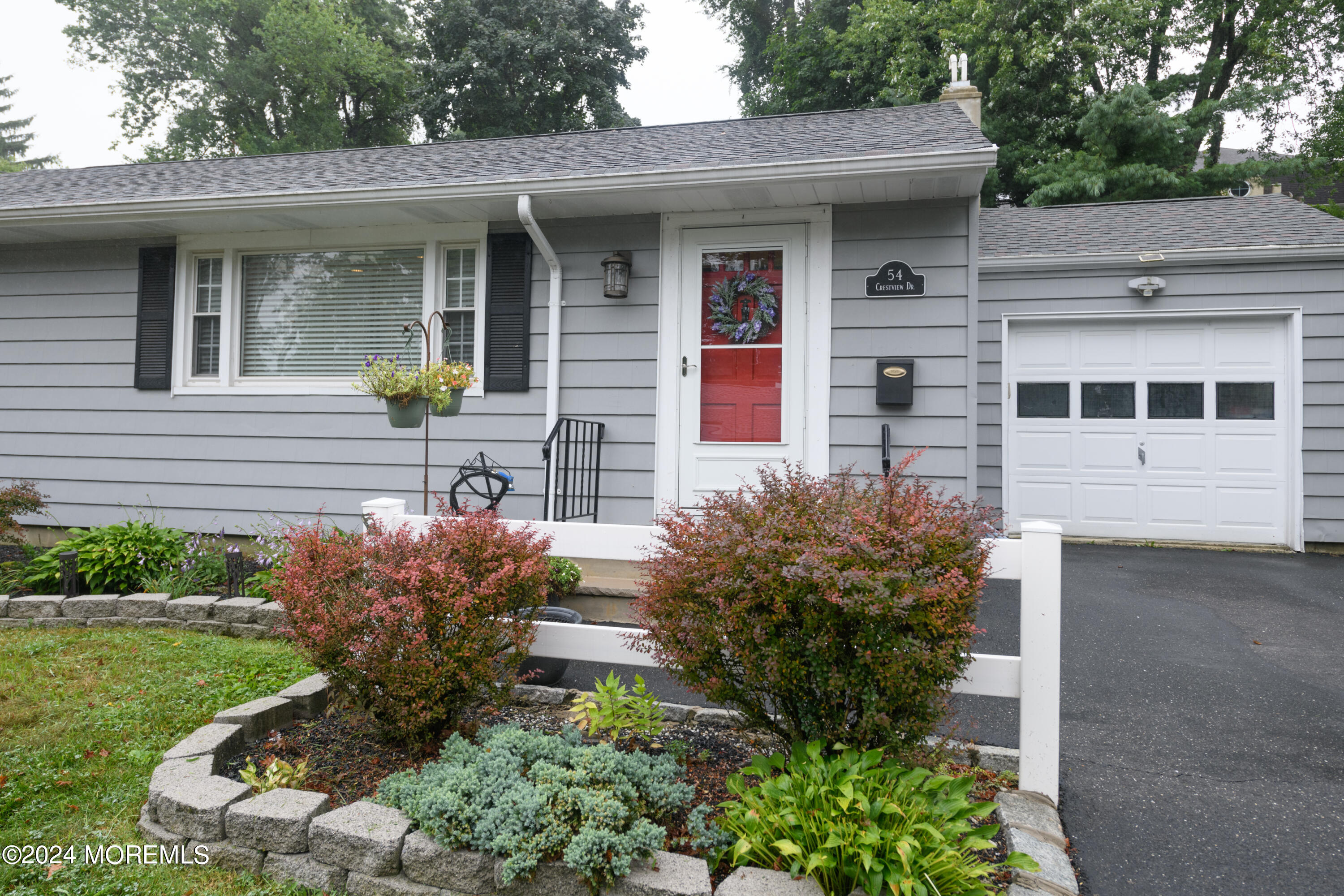 Crestview Dr, Middletown, NJ 07748