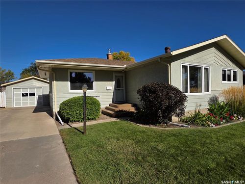 464 Macdonald Dr, Swift Current, SK, S9H1L9 | Card Image