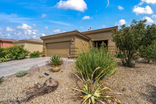 93 E Calle Vivaz, Green Valley, AZ, 85614 | Card Image