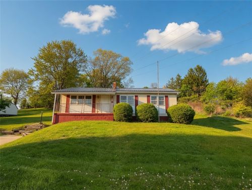 109 New Orchard Dr, Tarentum, PA, 15084-2915 | Card Image