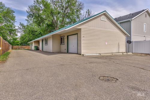 426 S Utah Ave, Fruitland, ID, 83619-2512 | Card Image