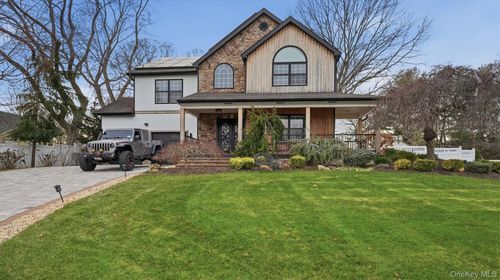 8 Hamilton Pl, Lake Grove, NY, 11755-1914 | Card Image