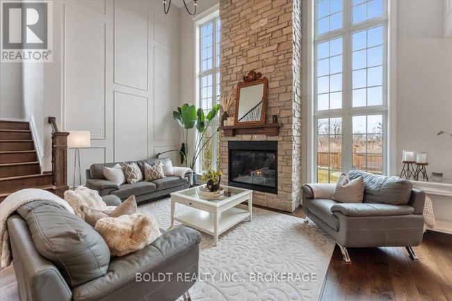 1107 Balfour St, House other with 6 bedrooms, 4 bathrooms and 6 parking in Fenwick ON | Image 5