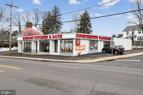 13 N York Rd, WILLOW GROVE, PA, 19090-3421 | Card Image