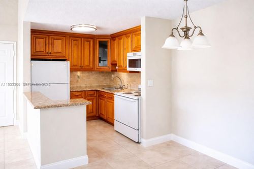 apt-301-15650 Sw 80th St, Miami, FL, 33193-2654 | Card Image