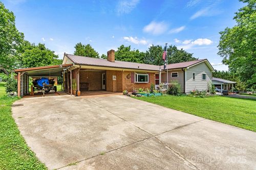 141 Porter Rd, Statesville, NC, 28625-2131 | Card Image