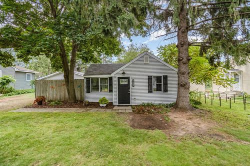 2092 Shryer Ave E, North Saint Paul, MN, 55109-3832 | Card Image