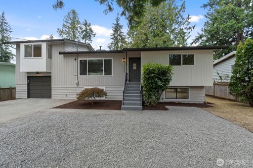 18045 3rd Ave Ne, Shoreline, WA, 98155-3535 | Card Image