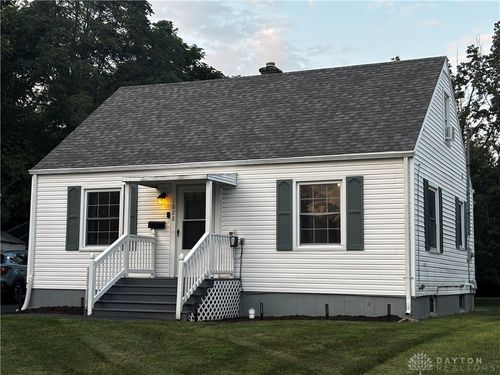 1828 N Sweetbriar Ln, Springfield, OH, 45505-4326 | Card Image