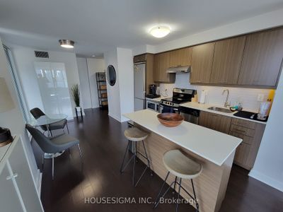 1214 - 320 Richmond St E, Condo with 2 bedrooms, 2 bathrooms and 1 parking in Toronto ON | Image 2