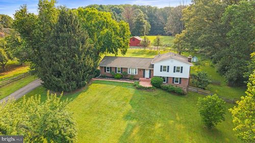 6907 Clifton Rd, CLIFTON, VA, 20124-1525 | Card Image
