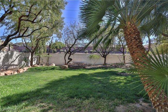 1061 Flatfoot Avenue, House other with 4 bedrooms, 3 bathrooms and null parking in Henderson NV | Image 2