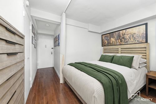 10a-321 E 45th St, New York, NY, 10017-3407 | Card Image