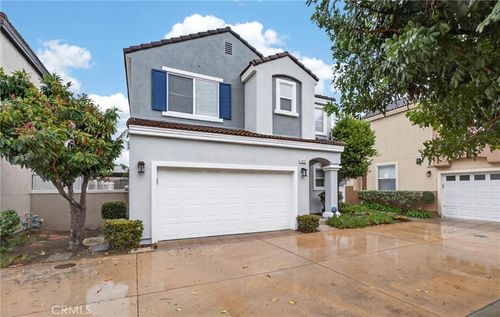 1832 Raymond Ave, Signal Hill, CA, 90755-5933 | Card Image