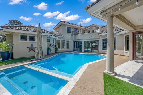 64 W Shore Ln, Montgomery, TX, 77356-8603 | Card Image