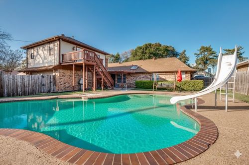 322 Meadowlark Ln, Duncanville, TX, 75137-3115 | Card Image