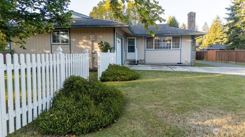 531 Collins St, Forks, WA, 98331-9715 | Card Image