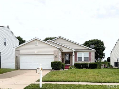 981 Koenig Dr, Godfrey, IL, 62035-2935 | Card Image
