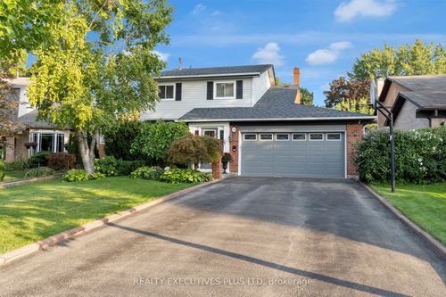16 Melita Pl, Brampton, ON, L6S2Z3 | Card Image