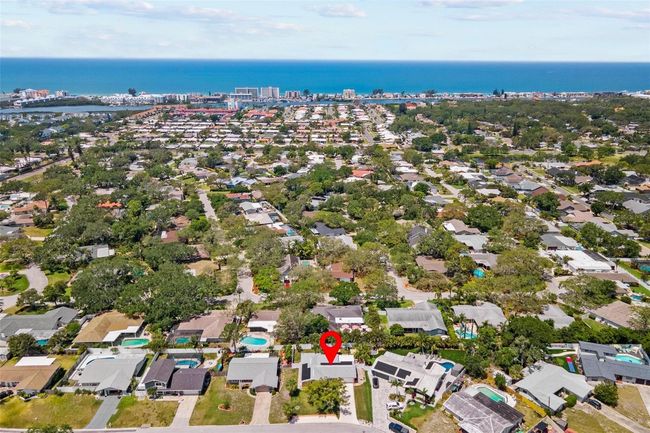 10448 Hetrick Cir W, House other with 3 bedrooms, 2 bathrooms and null parking in Largo FL | Image 34