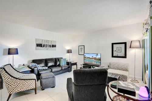 104-17001 Ne 13th Ave, Miami, FL, 33162-2740 | Card Image