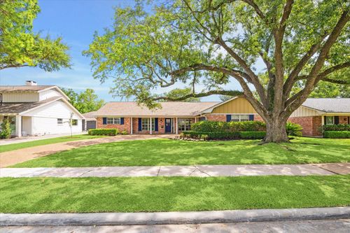 7811 Skyline Dr, Houston, TX, 77063-6121 | Card Image