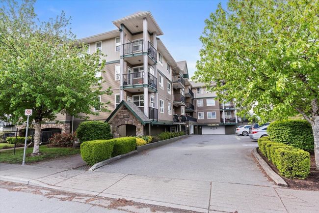203 - 46053 Chilliwack Central Road, Condo with 2 bedrooms, 2 bathrooms and 1 parking in Chilliwack BC | Image 1