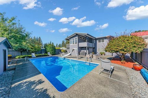 5584 Gilpin Street, House other with 6 bedrooms, 3 bathrooms and 4 parking in Burnaby BC | Card Image