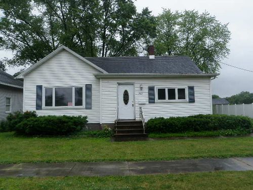 709 E Livingston St, Streator, IL, 61364-3048 | Card Image