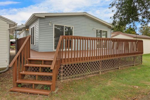 424 Oak Lodge Rd, Waterford, WI, 53185-4454 | Card Image