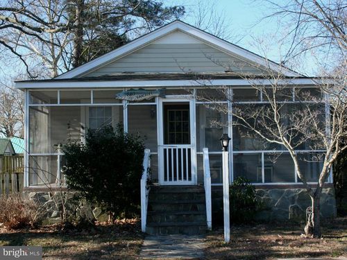 809 Bancroft Ave, COLONIAL BEACH, VA, 22443-2702 | Card Image