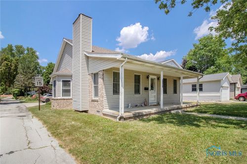 1023 Clough St, Bowling Green, OH, 43402-3204 | Card Image