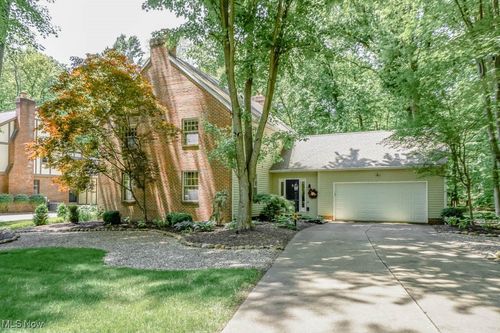 6235 Buckley Cir Nw, Massillon, OH, 44646-1005 | Card Image
