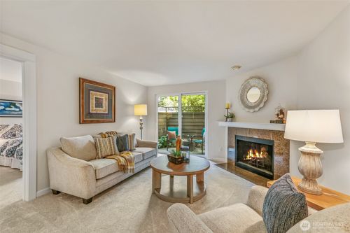 apt-f103-748 Kirkland Cir, Kirkland, WA, 98033-6379 | Card Image
