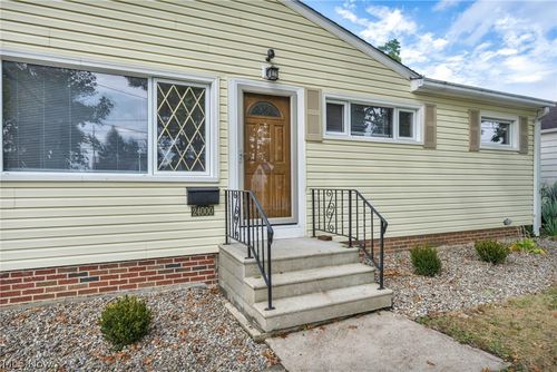 24000 Knickerbocker Road, Bay Village, OH, 44140 | Card Image