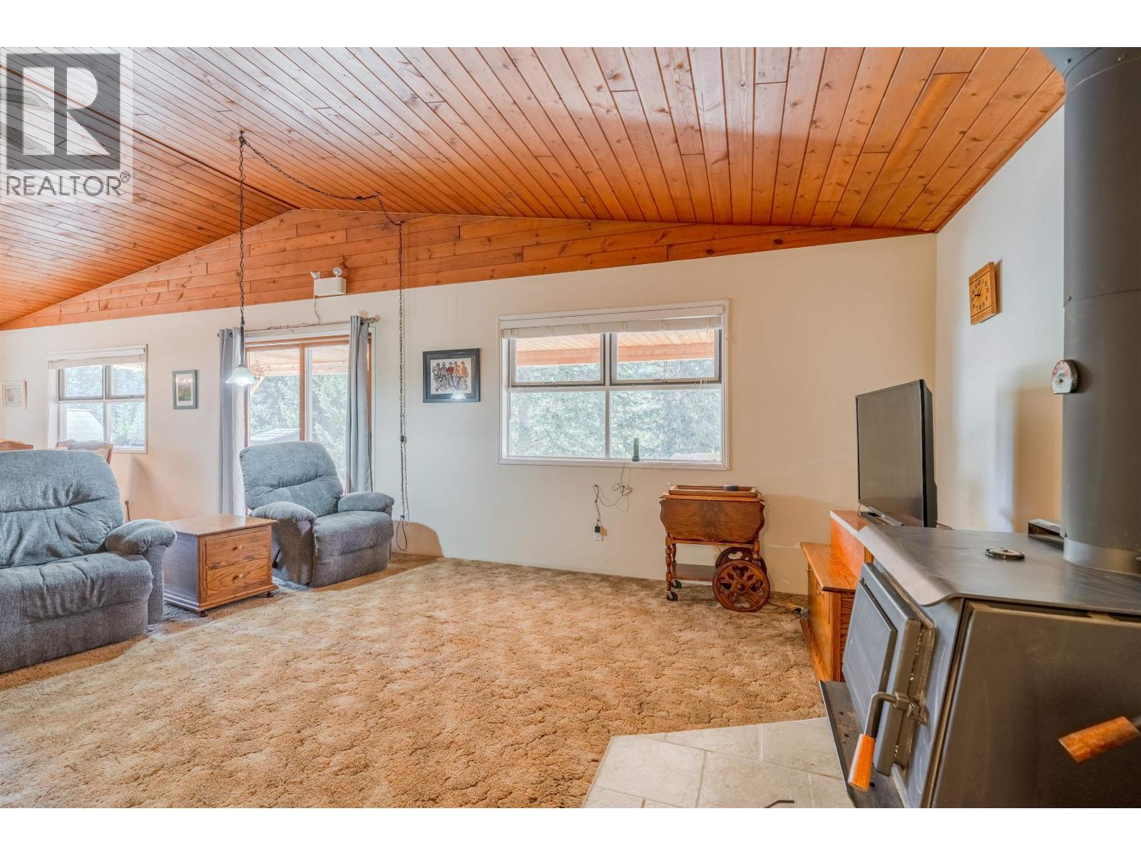 Residential in 100 Mile House 5