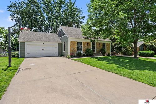 1604 Devoe Dr, Lincoln, NE, 68506-1828 | Card Image