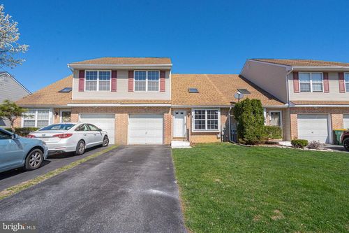 2725 Victoria Ln, Easton, PA, 18045-5274 | Card Image