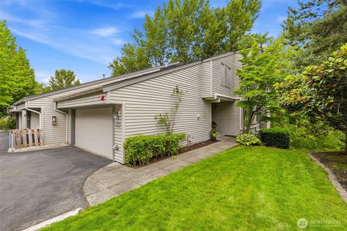 c-112-7250 Old Redmond Rd, Redmond, WA, 98052-6840 | Card Image