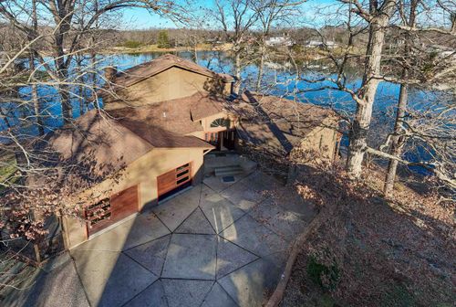 396 Lake Indian Hills Cir, Carbondale, IL, 62902-6188 | Card Image