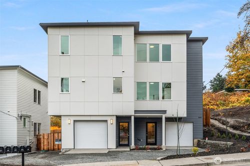 a-8612 37th Ave S, Seattle, WA, 98118-4551 | Card Image