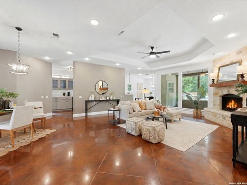 20 Laurel Trl, New Braunfels, TX, 78130-6608 | Card Image