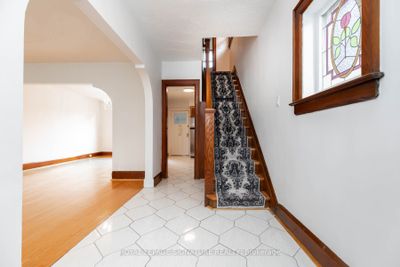 214 Mortimer Ave, House attached with 3 bedrooms, 2 bathrooms and 2 parking in East York ON | Image 2