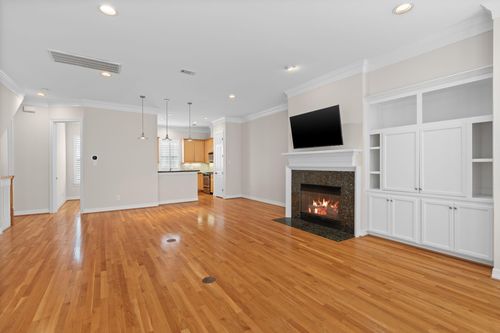 2196 Bancroft St, Houston, TX, 77027-3704 | Card Image