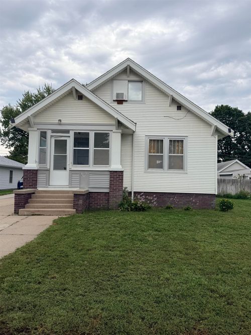827 S 8th St, Norfolk, NE, 68701-5824 | Card Image