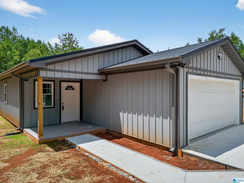 1129 Earl Roberts Rd, Anniston, AL, 36207-0867 | Card Image