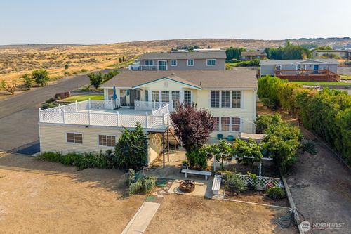 7239 Bayview Ave, Othello, WA, 99344-9656 | Card Image