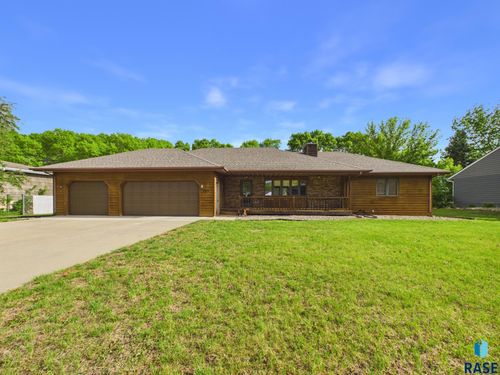 1212 E Fleetwood Cir, Brandon, SD, 57005-1430 | Card Image